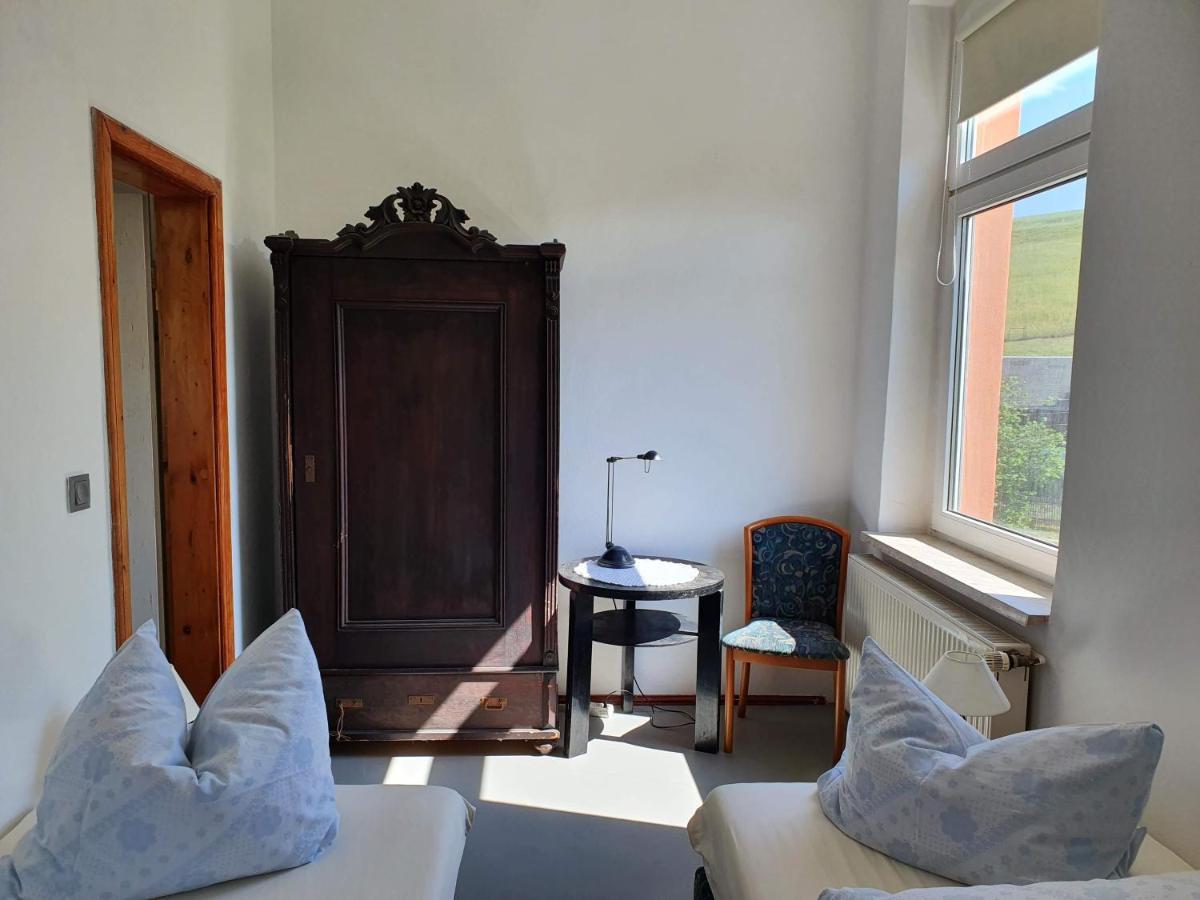 Ferienwohnung Ost - Alte Schule Sachswitz Грайц Екстер'єр фото