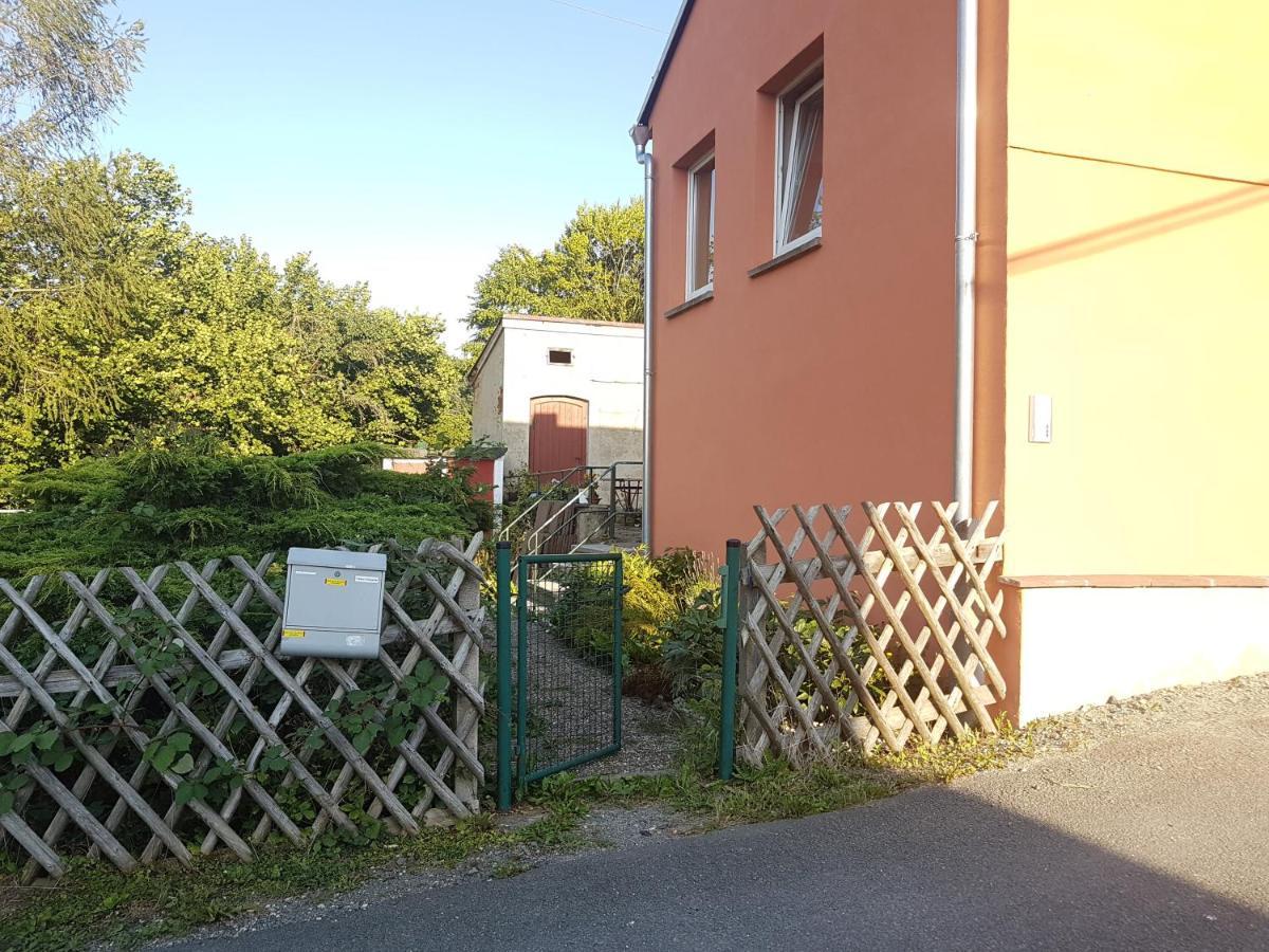 Ferienwohnung Ost - Alte Schule Sachswitz Грайц Екстер'єр фото